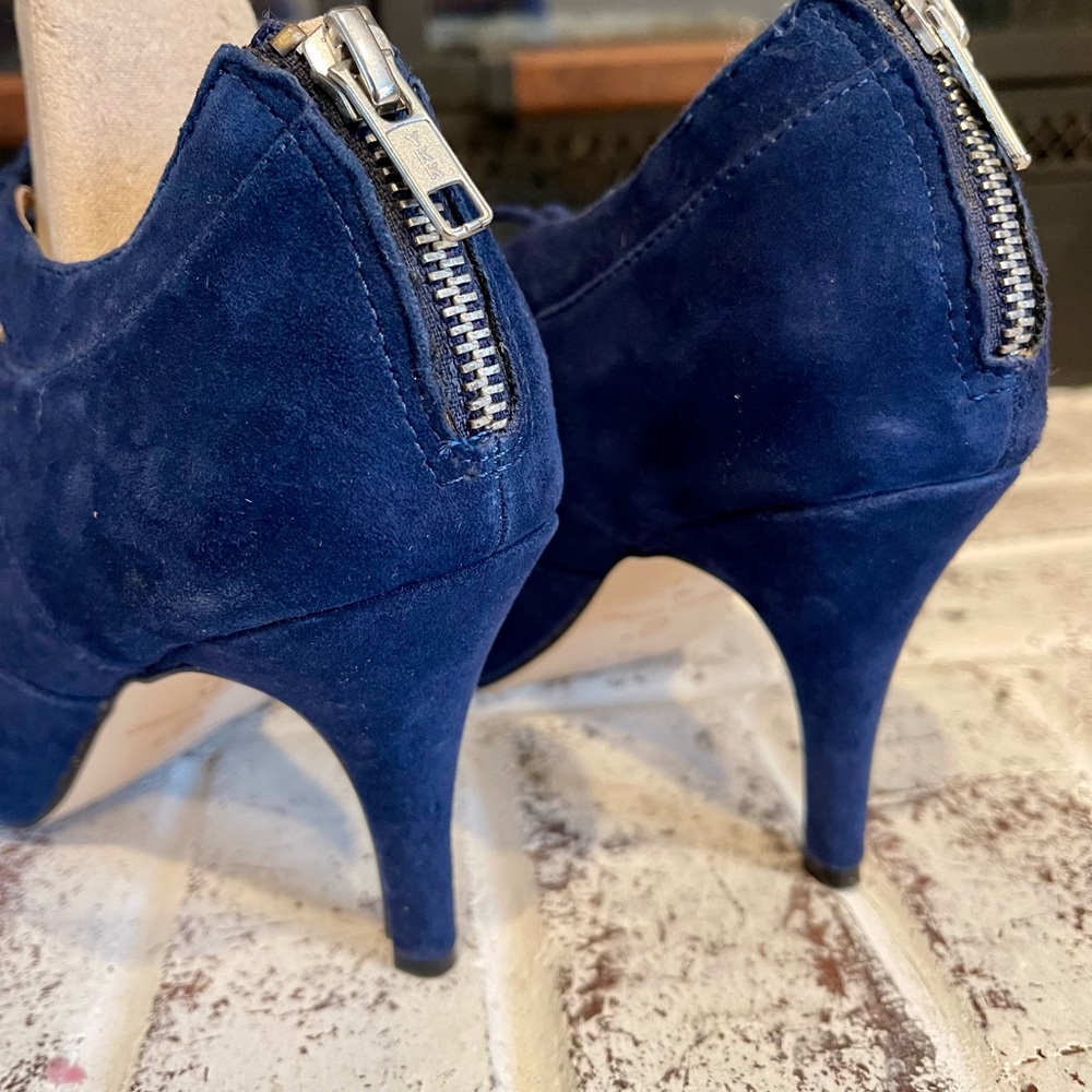 Corso Como Navy Lace-Up Heels - Picture 4 of 6